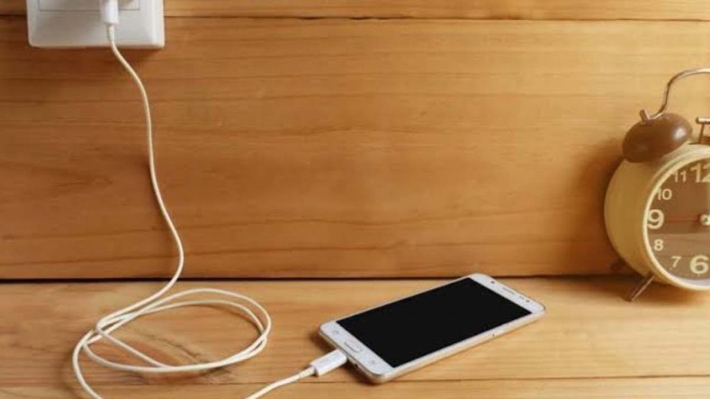 সারাদিন ফোনের চার্জ ধরে রাখার সহজ উপায়- increase battery life
